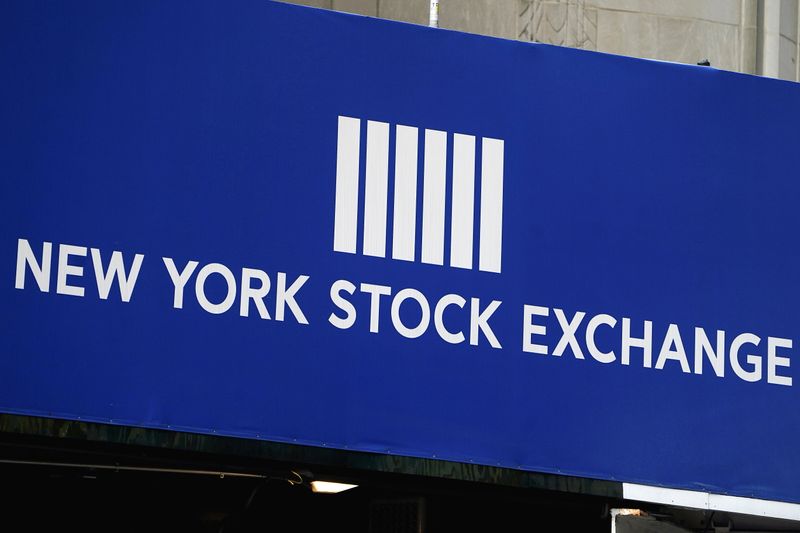 Wall Street termine en baisse en attendant des données sur l'inflation