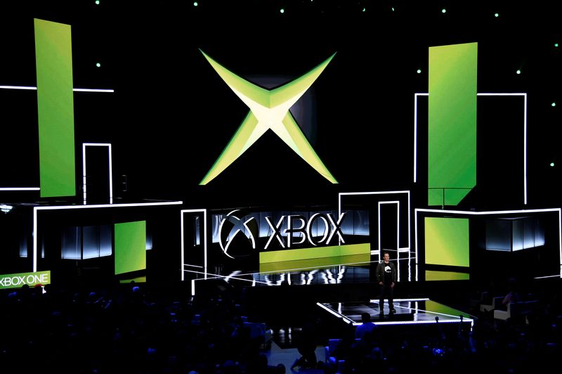 &copy; Reuters. FILE PHOTO: Head of Microsoft Xbox Phil Spencer speaks during the Microsoft Xbox E3 2017 media briefing in Los Angeles, California, U.S., June 11, 2017. REUTERS/Kevork Djansezian/File Photo