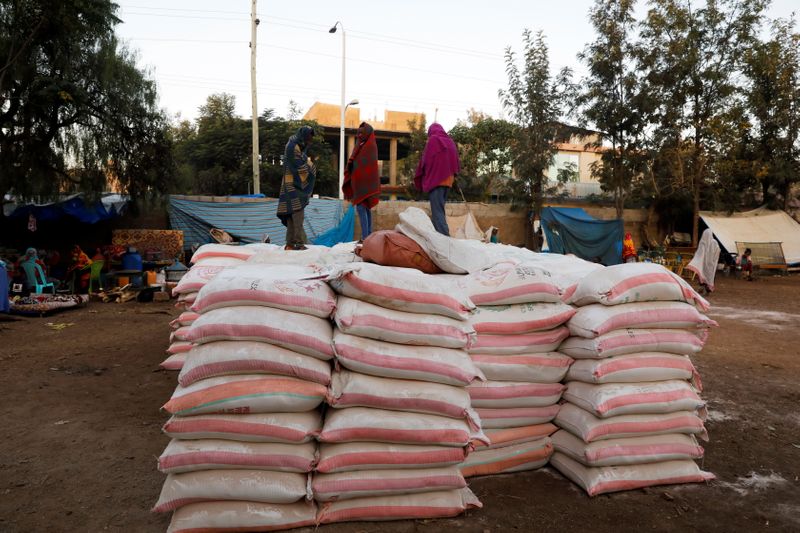 &copy; Reuters. Doações de alimentos em Shire, região de Tigré, na Etiópia
15/03/2021 REUTERS/Baz Ratner