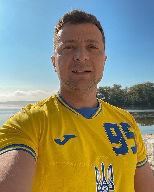 &copy; Reuters. Ukrainian President Volodymyr Zelenskiy poses in Ukraine soccer kit in this undated handout photo. Ukrainian Presidential Press Service/Handout via REUTERS ATTENTION EDITORS - THIS IMAGE WAS PROVIDED BY A THIRD PARTY.