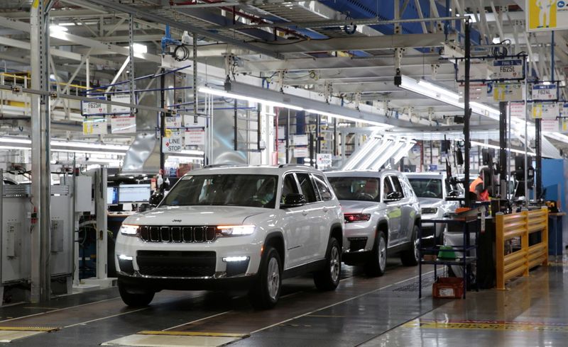 &copy; Reuters. 2021 Jeep Grand Cherokee L vehicles are seen on the final line at the Detroit Assembly Complex - Mack Plant in Detroit, Michigan, U.S., June 10, 2021. Picture taken June 10, 2021. REUTERS/Rebecca Cook