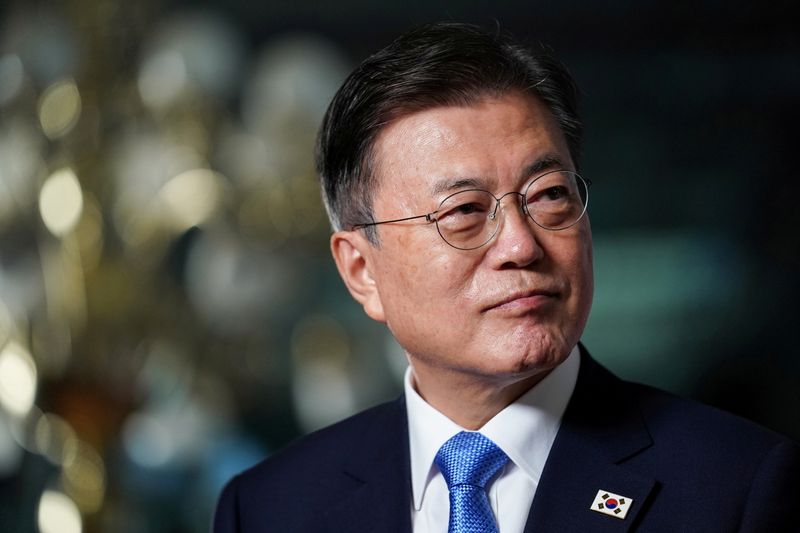 S.Korea's Moon heads for G7 summit overshadowed by China