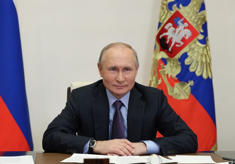 &copy; Reuters. الرئيس الروسي فلاديمير بوتين يتحدث خلال مراسم بالقرب من موسكو يوم 9 يونيو حزيران 2021. صورة لرويترز من وكالة سبوتنيك.