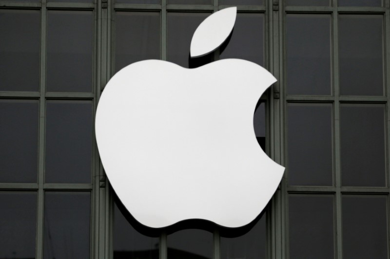&copy; Reuters. FILE PHOTO: The Apple Inc logo is shown outside the company's 2016 Worldwide Developers Conference in San Francisco, California, U.S. June 13, 2016. REUTERS/Stephen Lam
