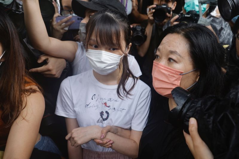 &copy; Reuters. 　１２日、２０１９年の香港における反政府デモを巡る無許可集会に関連した罪で禁錮１０月の実刑判決を受け服役していた民主活動家、周庭（アグネス・チョウ）氏（２４）が、出所した