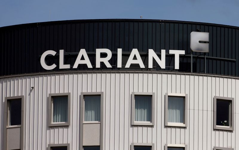 &copy; Reuters. FILE PHOTO: The logo of Swiss specialty chemicals company Clariant is seen at the company's headquarters in Pratteln, Switzerland August 9, 2017.  REUTERS/Arnd Wiegmann/File Photo