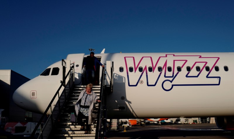 &copy; Reuters. Un velivolo Wizz Air presso l'aeroporto di Luton a Londra, Gran Bretagna, 11 aprile 2019 REUTERS/Kacper Pempel/File Photo