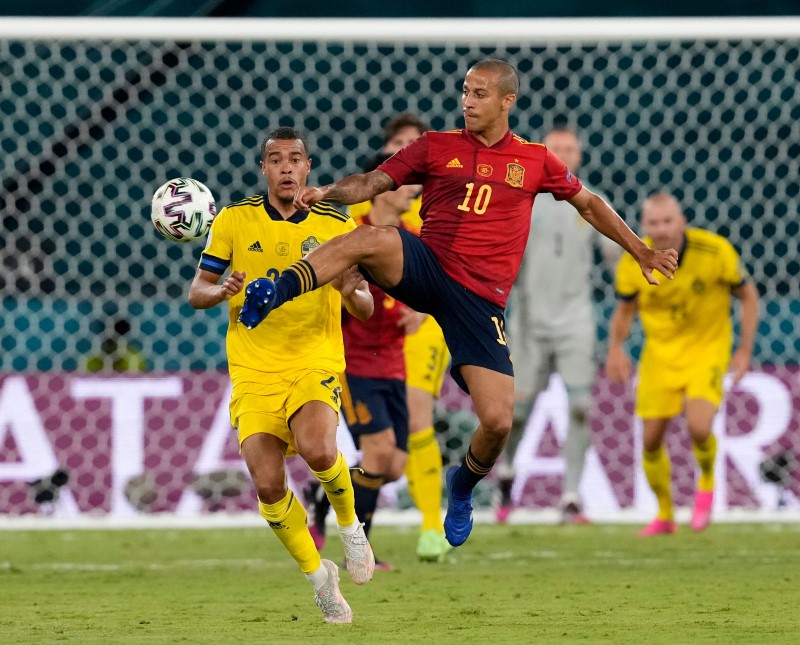 &copy; Reuters. Thiago em jogo da Espanha contra a Suécia
 14/6/2021   REUTERS/Thanassis Stavrakis