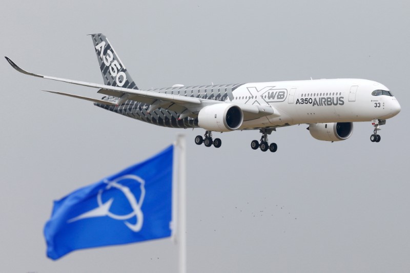 UE et USA mettent fin au litige commercial entre Airbus et Boeing, dit von der Leyen
