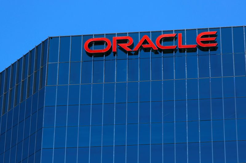 &copy; Reuters. FILE PHOTO: The Oracle logo is shown on an office building in Irvine, California, U.S. June 28, 2018.        REUTERS/Mike Blake