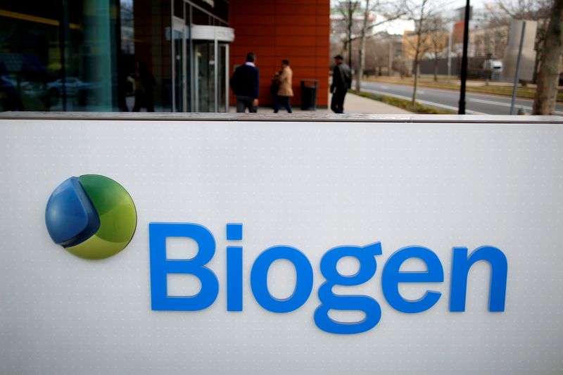 &copy; Reuters. Foto de archivo del logo de Biogen en las instalaciones de la empresa en Cambridge, Massachusetts
Ene 26, 2017.  REUTERS/Brian Snyder/