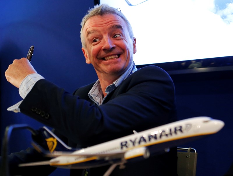 &copy; Reuters. FILE PHOTO: Ryanair Chief Executive Michael O'Leary gestures during a signing ceremony at the 50th Paris Air Show, at the Le Bourget airport near Paris, June 19, 2013. REUTERS/Pascal Rossignol/File Photo