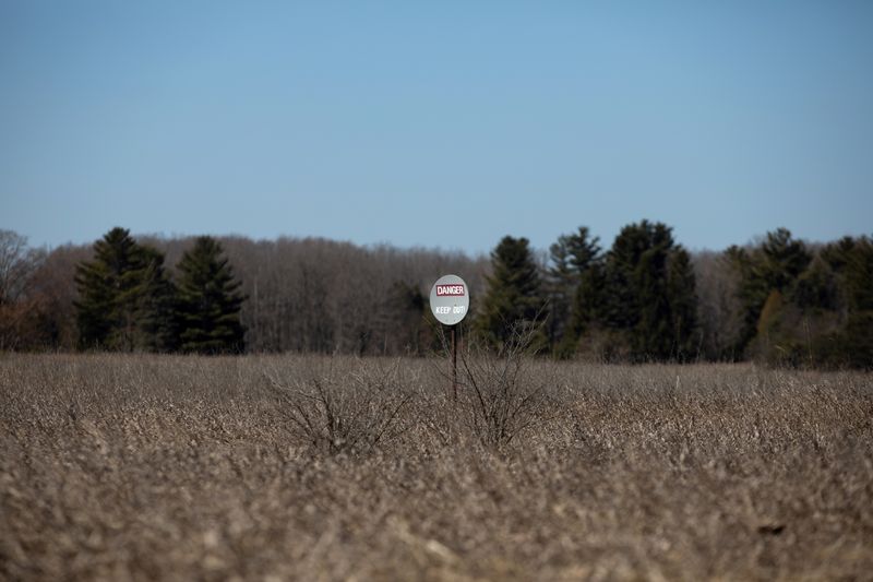 &copy; Reuters. FILE PHOTO: A piece of land that has a federal drilling lease issued for oil and gas development is seen in Mecosta County, Michigan, U.S., March 20, 2021. Picture taken March 20, 2021.  REUTERS/Emily Elconin