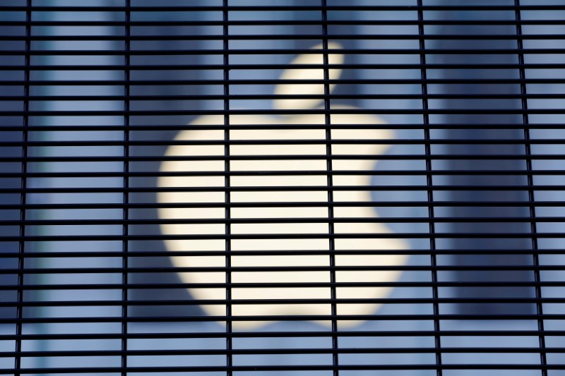 &copy; Reuters. Logo da Apple
5/1/2020 REUTERS/Andrew Kelly