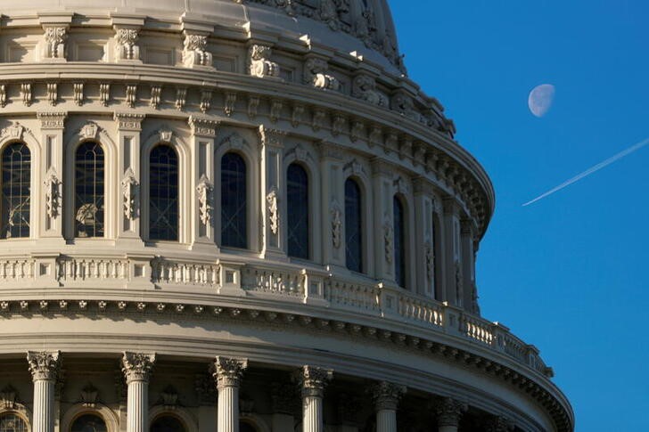 &copy; Reuters. 　６月１６日、米議会の民主、共和それぞれ１０人の上院議員で構成される超党派グループは、インフラ投資計画の枠組みを支持すると表明した。米首都ワシントンで２０２０年１月撮影（