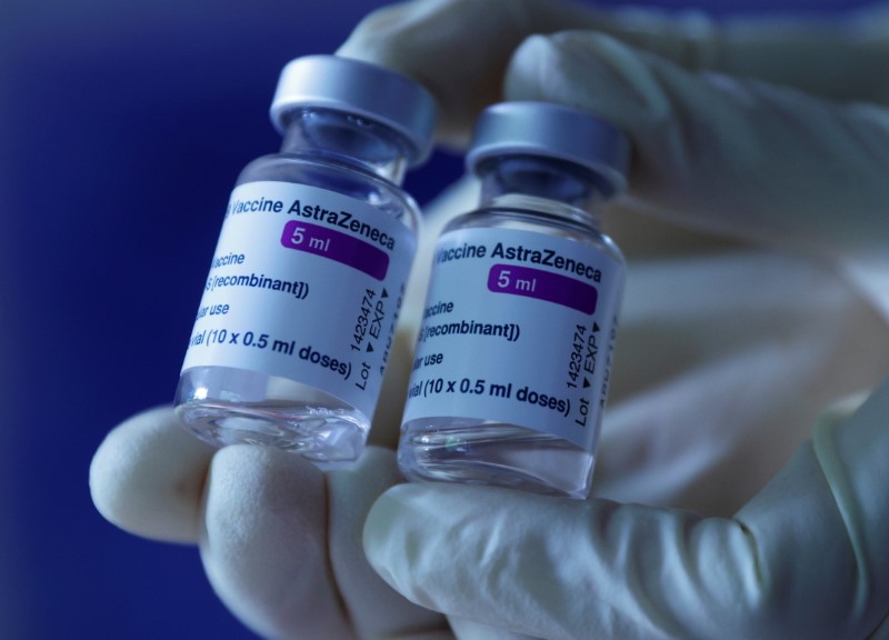 &copy; Reuters. 　６月１７日、オーストラリアのハント保健相は、英アストラゼネカの新型コロナウイルスワクチンについて、接種後に血栓症を発症する事例が相次いだことを受け、６０歳以上に接種の対