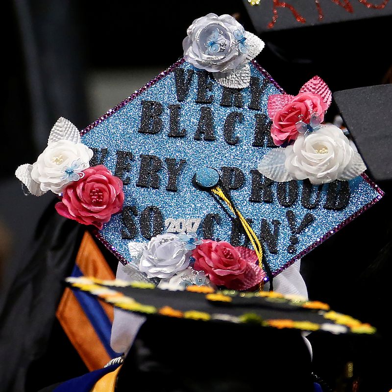 © Reuters. A graduate's mortar board hat is pictured during a commencement for Medgar Evers College in the Brooklyn borough of New York City, New York, U.S. June 8, 2017.   REUTERS/Carlo Allegri 