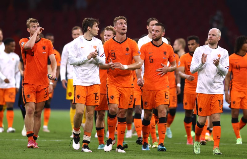 &copy; Reuters. Jogadores da Holanda comemoram
 17/6/2021  Pool via REUTERS/Dean Mouhtaropoulos