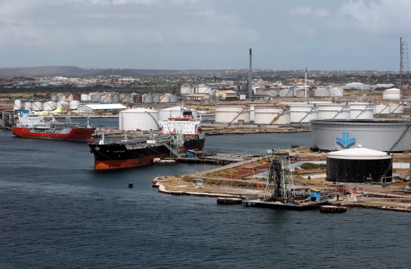 &copy; Reuters. Crude oil tankers are docked at Isla Oil Refinery PDVSA terminal in Willemstad on the island of Curacao, February 22, 2019. REUTERS/Henry Romero