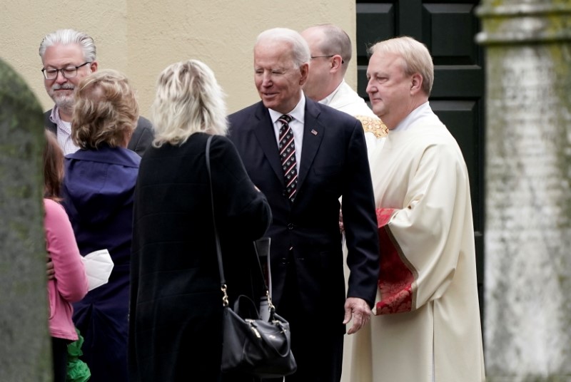 &copy; Reuters. FILE PHOTO: U.S. President Joe Biden speaks with people outside St. Joseph on the Brandywine Catholic Church, in Wilmington, Delaware, U.S. May 30, 2021. REUTERS/Ken Cedeno/File Photo