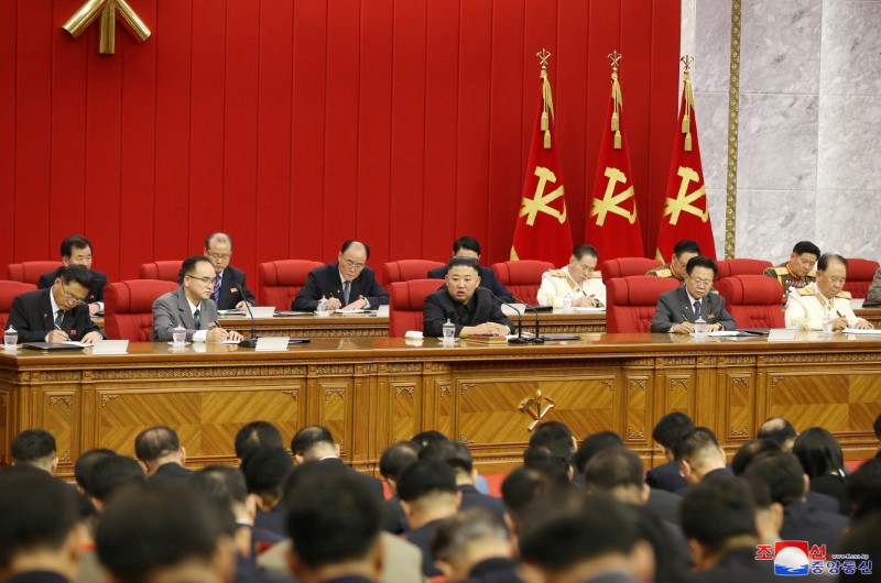 © Reuters. FILE PHOTO: North Korean leader Kim Jong Un speaks during the fourth-day sitting of the 3rd Plenary Meeting of 8th Central Committee of the Workers' Party of Korea in Pyongyang, North Korea in this image released June 18, 2021 by the country's Korean Central News Agency. KCNA via REUTERS    