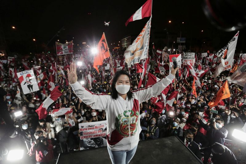 &copy; Reuters. Peru's presidential candidate Keiko Fujimori gestures to supporters in Lima, Peru June 19, 2021. REUTERS/Gerardo Marin 