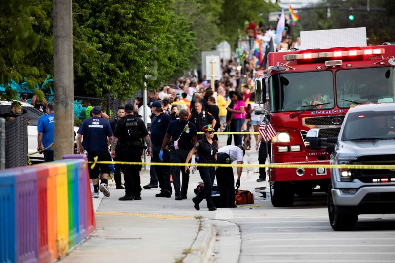 &copy; Reuters. Police and firefighters respond after a truck drove into a crowd of people during The Stonewall Pride Parade and Street Festival in Wilton Manors, Florida, U.S. June 19, 2021.  Chris Day/South Florida Sun Sentinel via REUTERS   