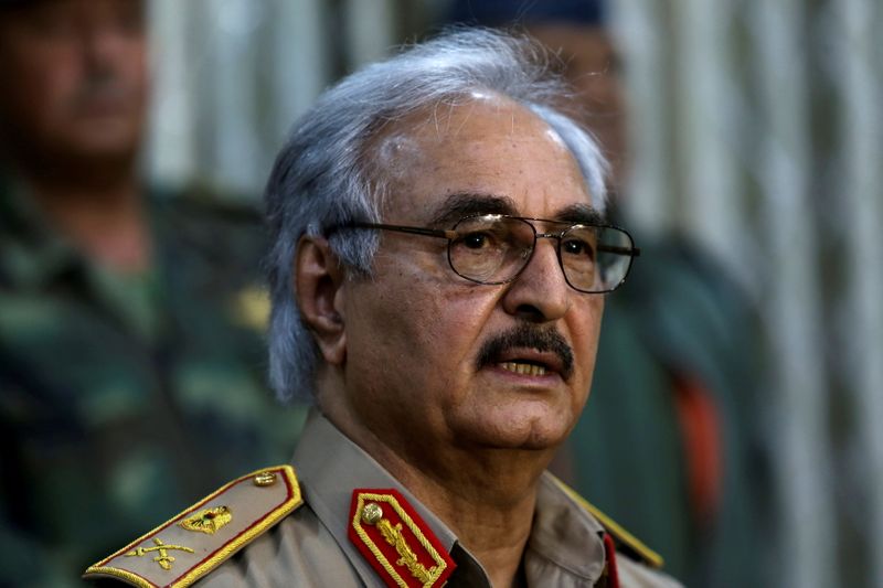 &copy; Reuters. القائد العسكري الليبي خليفة حفتر في صورة من أرشيف رويترز  