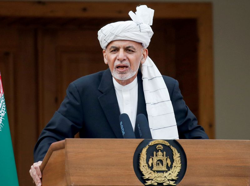 &copy; Reuters. Joe Biden recevra vendredi son homologue afghan Ashraf Ghani (en photo) à la Maison blanche pour discuter du retrait des troupes américaines d'Afghanistan dans un contexte de violences accrues entre les forces de Kaboul et les taliban à travers le pays