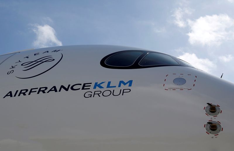 &copy; Reuters. Air France-KLM doit tenir lundi des réunions téléphoniques avec des investisseurs au sujet d'une possible émission obligataire de 600 millions d'euros, selon un document adressé aux investisseurs consulté par Reuters.  /Photo d'archives/REUTERS/Regi