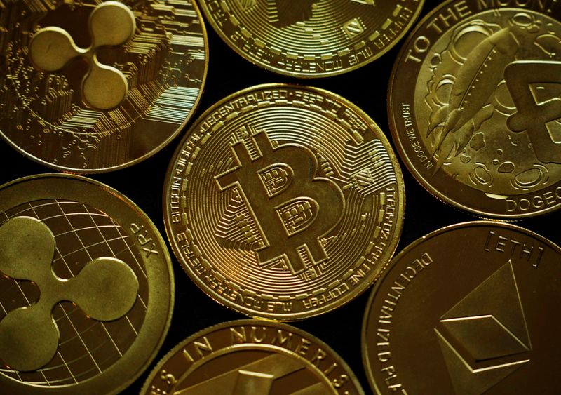 &copy; Reuters. FILE PHOTO: A representation of the virtual cryptocurrency Bitcoin is seen in this picture illustration taken June 14, 2021.   REUTERS/Edgar Su/Illustration/File Photo