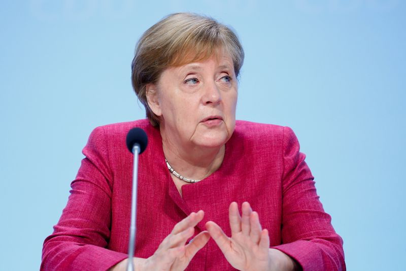 &copy; Reuters.   ６月２１日、ドイツのメルケル首相（写真）が属する保守連合、キリスト教民主・社会同盟（ＣＤＵ・ＣＳＵ）は２１日、９月の総選挙に向けた選挙マニフェストを公表し、減税と引き締