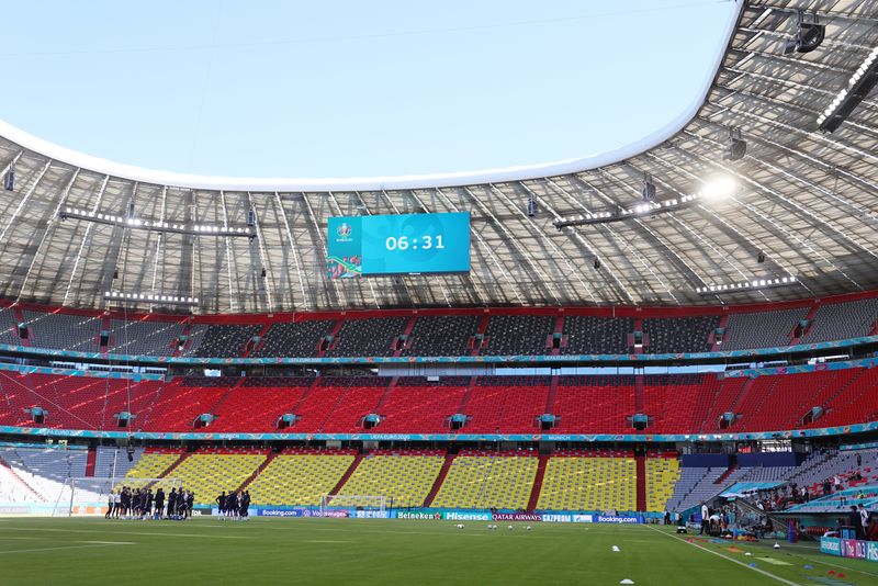 &copy; Reuters. FOTO DE ARCHIVO: Interior del estadio Allianz Arena de Múnich, Alemania, el 14 de junio de 2021. REUTERS/Kai Pfaffenbach