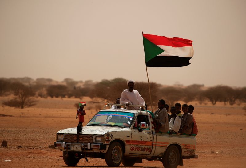 &copy; Reuters. أفراد من قوات الدعم السريع التي يقودها الفريق أول محمد حمدان دقلو، حميدتي،  مجلس السيادة الانتقالي في السودان. صورة من أرشيف رويترز.