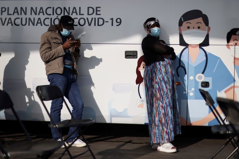 &copy; Reuters. Vacinação contra Covid no Chile
 16/6/2021   REUTERS/Ivan Alvarado
