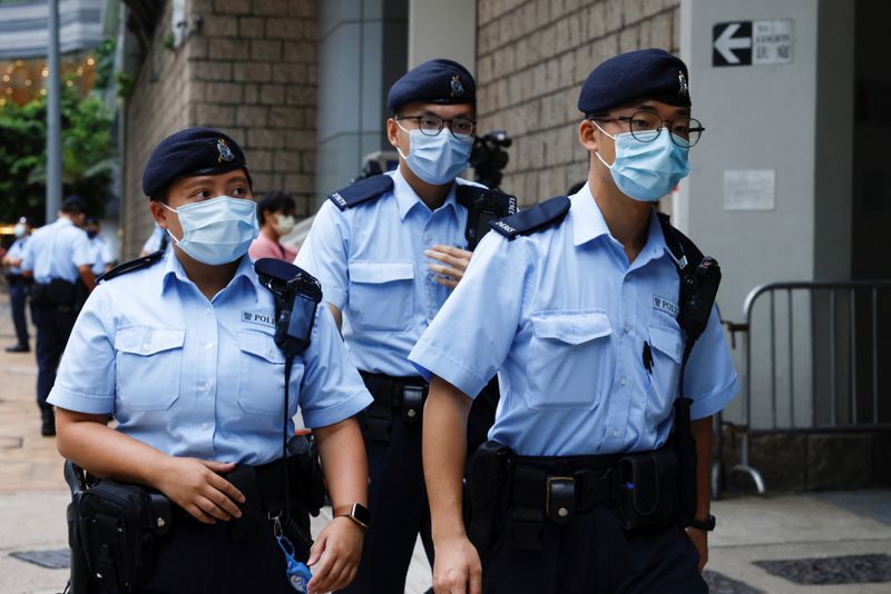 &copy; Reuters. La première personne inculpée en vertu de la loi sur la sécurité nationale à Hong Kong a plaidé non coupable à l'ouverture de son procès mercredi, près d'un an après avoir été accusé d'avoir foncé en moto sur des agents lors d'un rassembleme