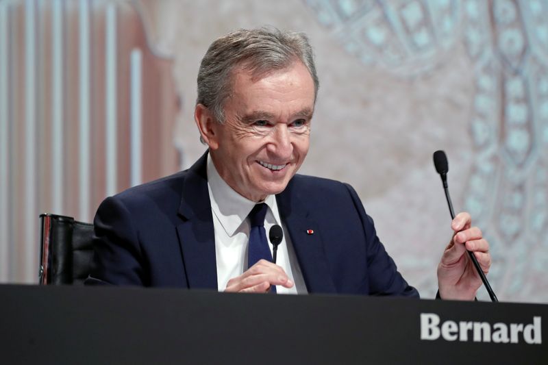 &copy; Reuters. Bernard Arnault (photo), PDG de LVMH, a mis en garde mercredi contre "certains effets pervers" de l'accord instaurant un taux plancher d'impôt sur les sociétés à l'échelle mondiale, estimant qu'il ne permettra pas de régler le problème des multinat