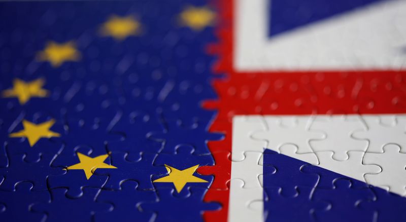 &copy; Reuters. FOTO DE ARCHIVO: Puzzle con banderas impresas de la UE y el Reino Unido se ve en esta ilustración tomada el 13 de noviembre de 2019. REUTERS/Dado Ruvic/Ilustración