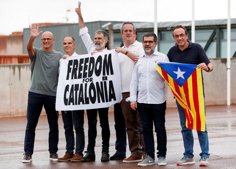 &copy; Reuters. Líderes separatists catalães deixam prisão em Sant Joan de Vilatorrada após indulto do governo da Espanha 
23/06/2021 REUTERS/Albert Gea