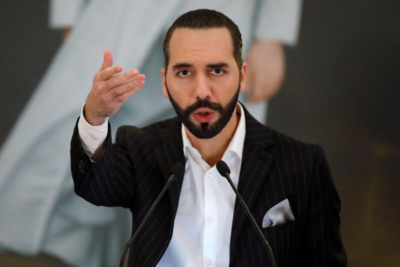 &copy; Reuters. FILE PHOTO: El Salvador President Nayib Bukele speaks during a news conference in San Salvador, El Salvador, June 6, 2021. REUTERS/Jose Cabezas/File Photo
