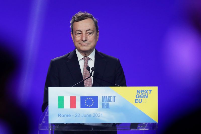 &copy; Reuters. Il premier Mario Draghi a Roma. REUTERS/Remo Casilli