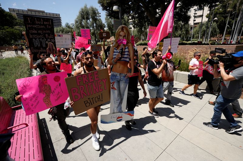 &copy; Reuters. Fãs de Britney Spears protestam pelo fim da tutela da cantora em Los Angeles
23/06/2021
REUTERS/Mario Anzuoni