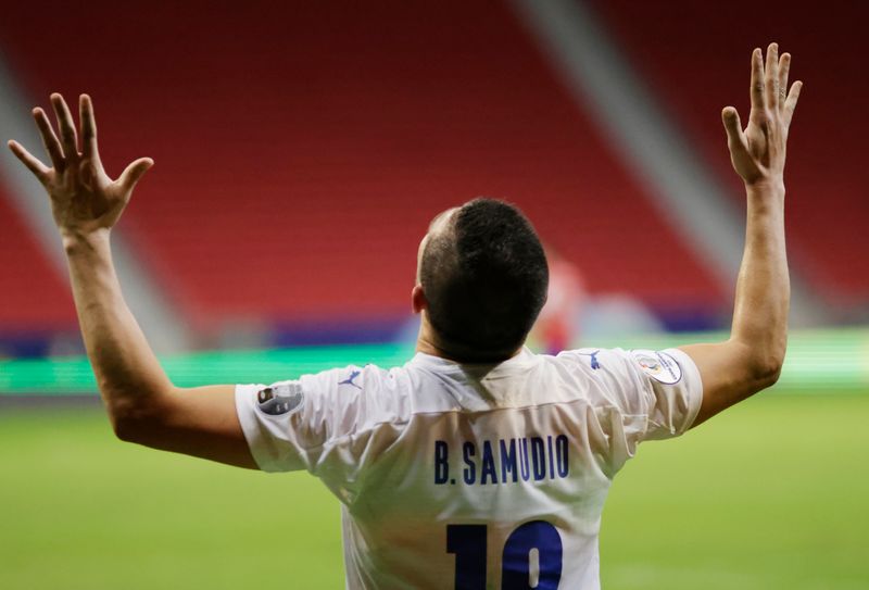 &copy; Reuters. Jun 24, 2021 
Foto del jueves del futbolista de Paraguay Braian Samudio celebrando tras marcar el primer gol ante Chile. 
REUTERS/Ueslei Marcelino