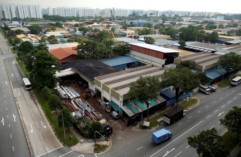 &copy; Reuters. A general view of factories at an industrial park in Singapore September 16, 2014. REUTERS/Edgar Su/File Photo