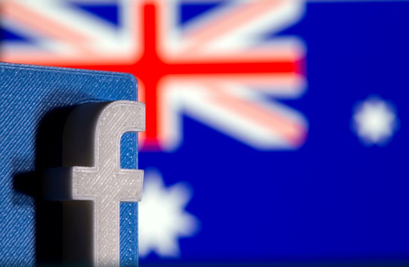 &copy; Reuters. Ilustração com o logo Facebook diante de uma bandeira da Austrália 
18/02/2021
REUTERS/Dado Ruvic