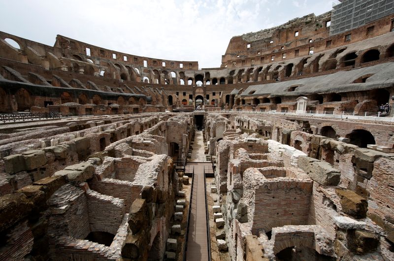 &copy; Reuters. Vista do Coliseu em Roma
 24/6/021 REUTERS/Remo Casilli