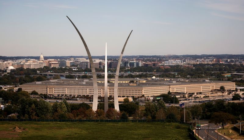&copy; Reuters. FILE PHOTO: The Pentagon building is seen in Arlington, Virginia, U.S. October 9, 2020. REUTERS/Carlos Barria/File Photo
