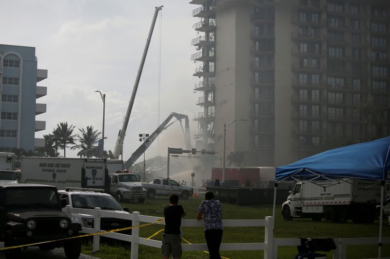 After Florida building collapse, authorities evacuate similar tower
