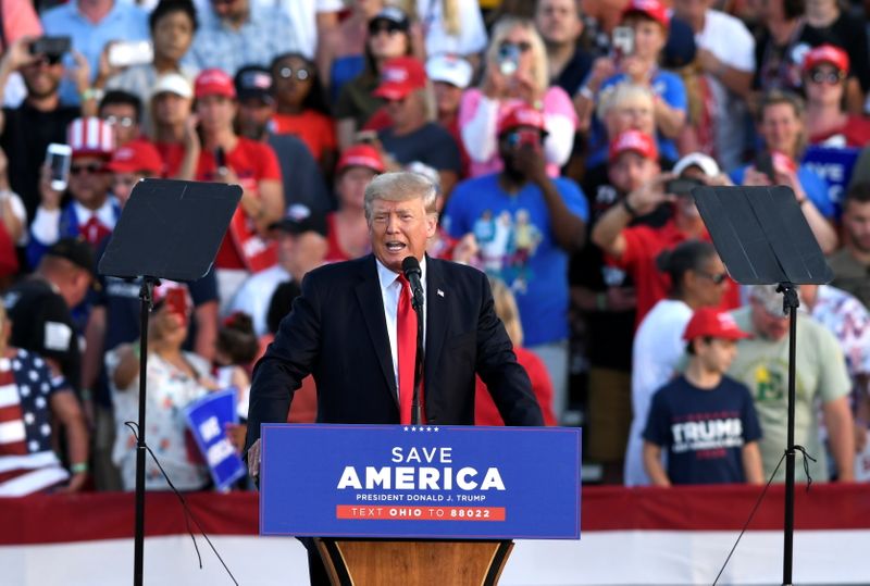 &copy; Reuters. Trump a dénoncé l'immigration et a appellé à voter pour les républicains lors d'un meeting dans l'Ohio. /Photo prise le 26 juin 2021/REUTERS/Gaelen Morse