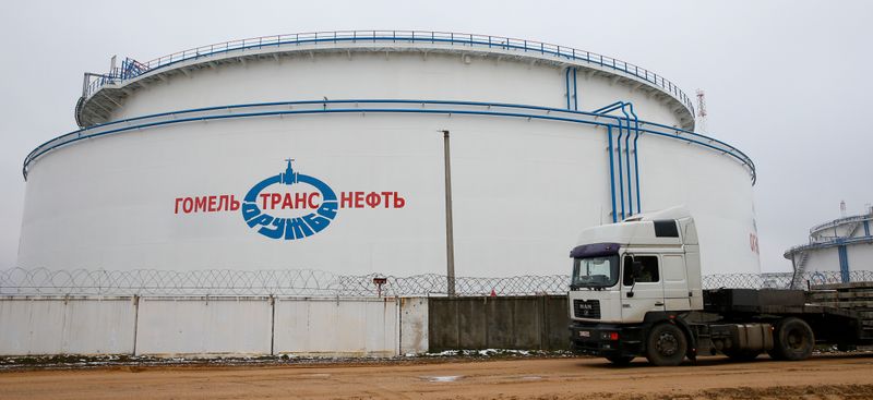 &copy; Reuters. A storage tank is pictured at the Gomel Transneft oil pumping station, which moves crude through the Druzhba pipeline westwards to Europe, near Mozyr, Belarus January 4, 2020.  REUTERS/Vasily Fedosenko